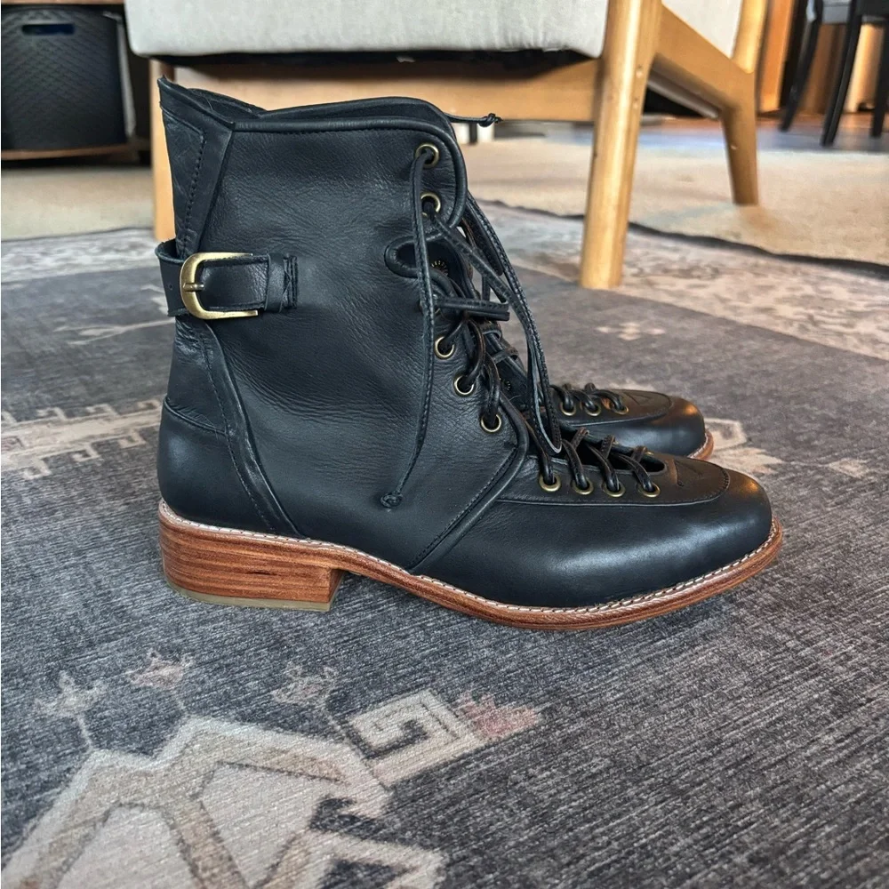 Like NEW High quality leather ELF Women's Black Leather Lace-Up Boots - Picture 4 of 12